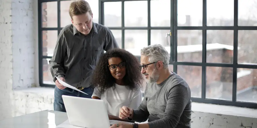 minimizar silos organizacionais